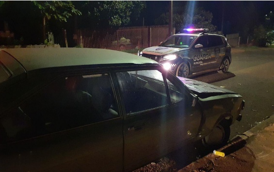 Agentes da Guarda Municipal localizam abandonado no Jardim Santa Clara IV, Passat com alerta de furto