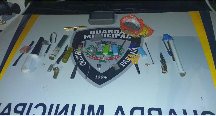 Guarda Municipal de Toledo realiza abordagem e apreensão de drogas e armas brancas no Terminal Rodoviário