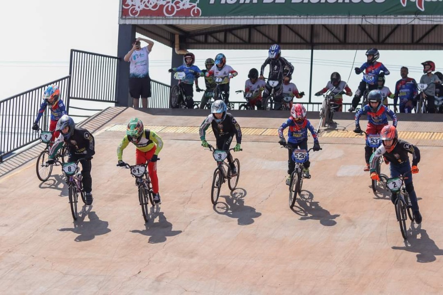 ABC - ABAST BMX Clube de Toledo conquista vários pódios na 4ª Copa Max Mülling de Bicicross
