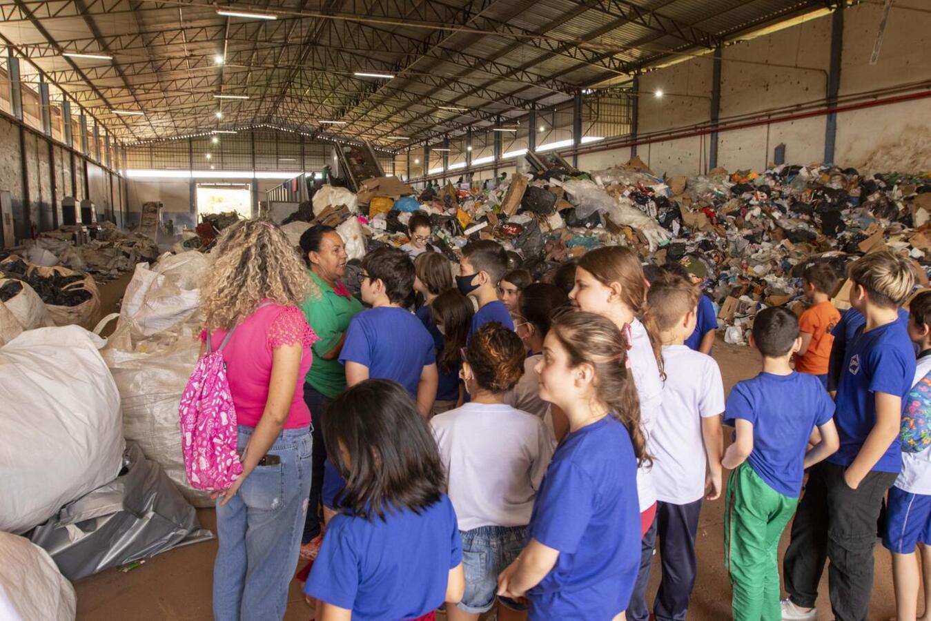 Turma de 4° ano realiza visita técnica ao Aterro Sanitário de Toledo e Acatol