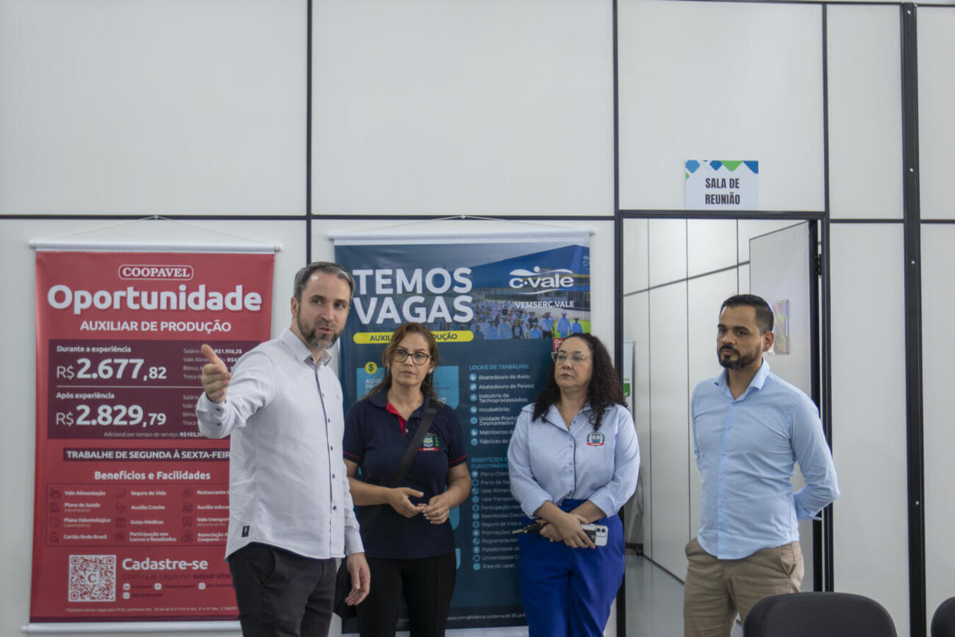 Agência do Trabalhador de Toledo recebe visita de equipe da unidade de Guaíra