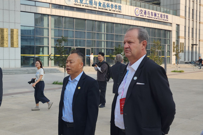 Paraná e universidade da China vão ampliar cooperação internacional