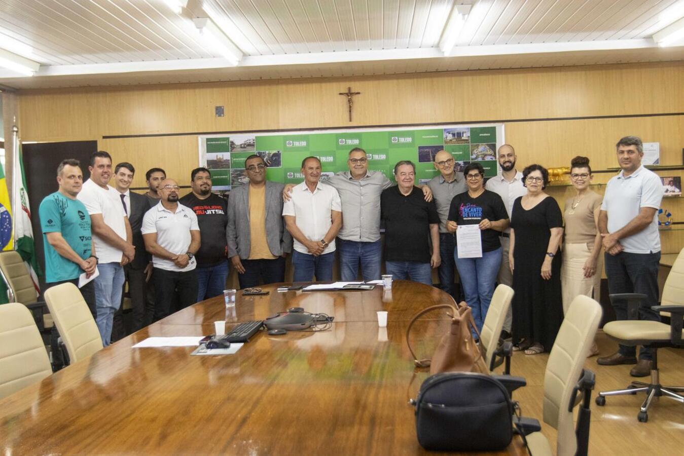 Sanção de leis beneficia quatro entidades esportivas e sociais de Toledo