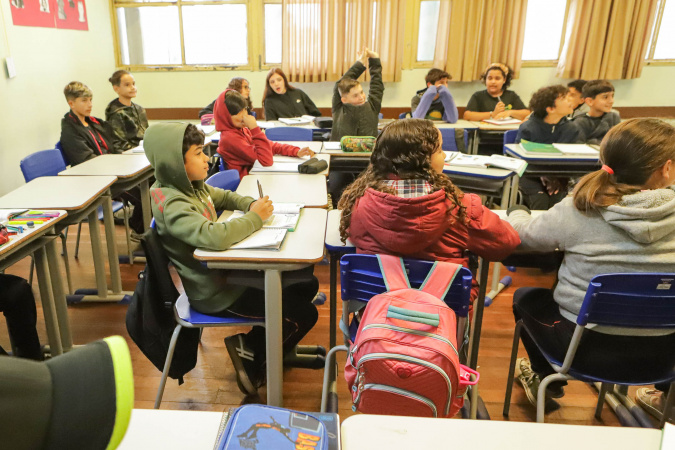 Paraná reduz abandono e atraso escolar e se destaca entre os melhores do Brasil
