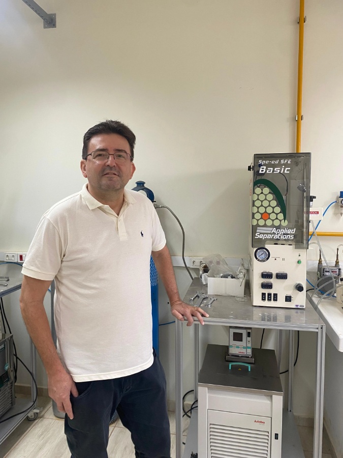 Unioeste homenageia professor Edson Silva no Dia do Engenheiro Químico