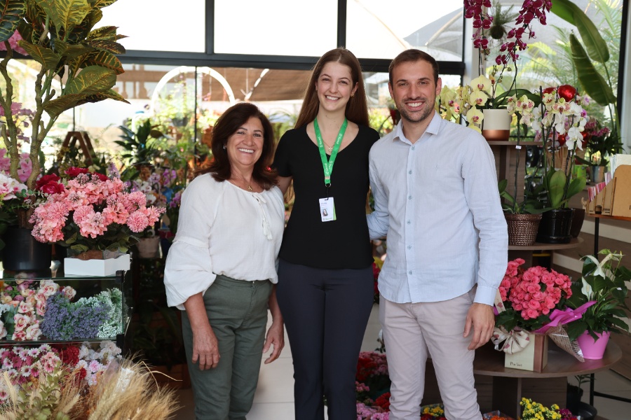 Empreendedores do ramo de flores se aperfeiçoam e apostam em crescimento, com apoio do Sicredi