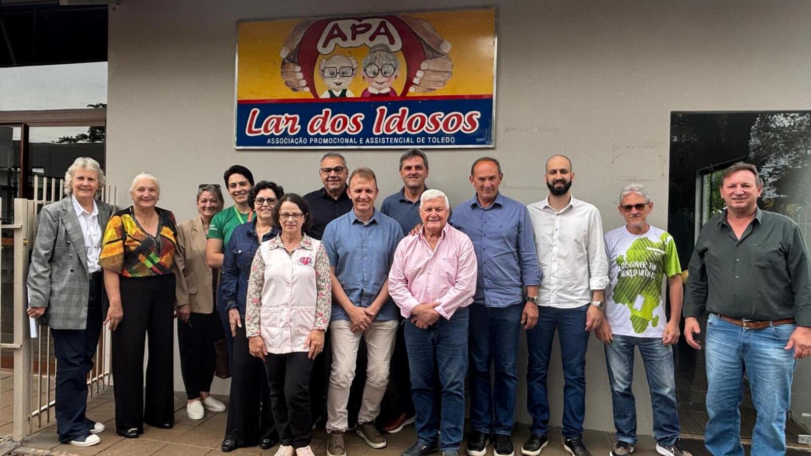 Prefeitura de Toledo apresenta nova política de atendimento ao idoso em reunião na APA