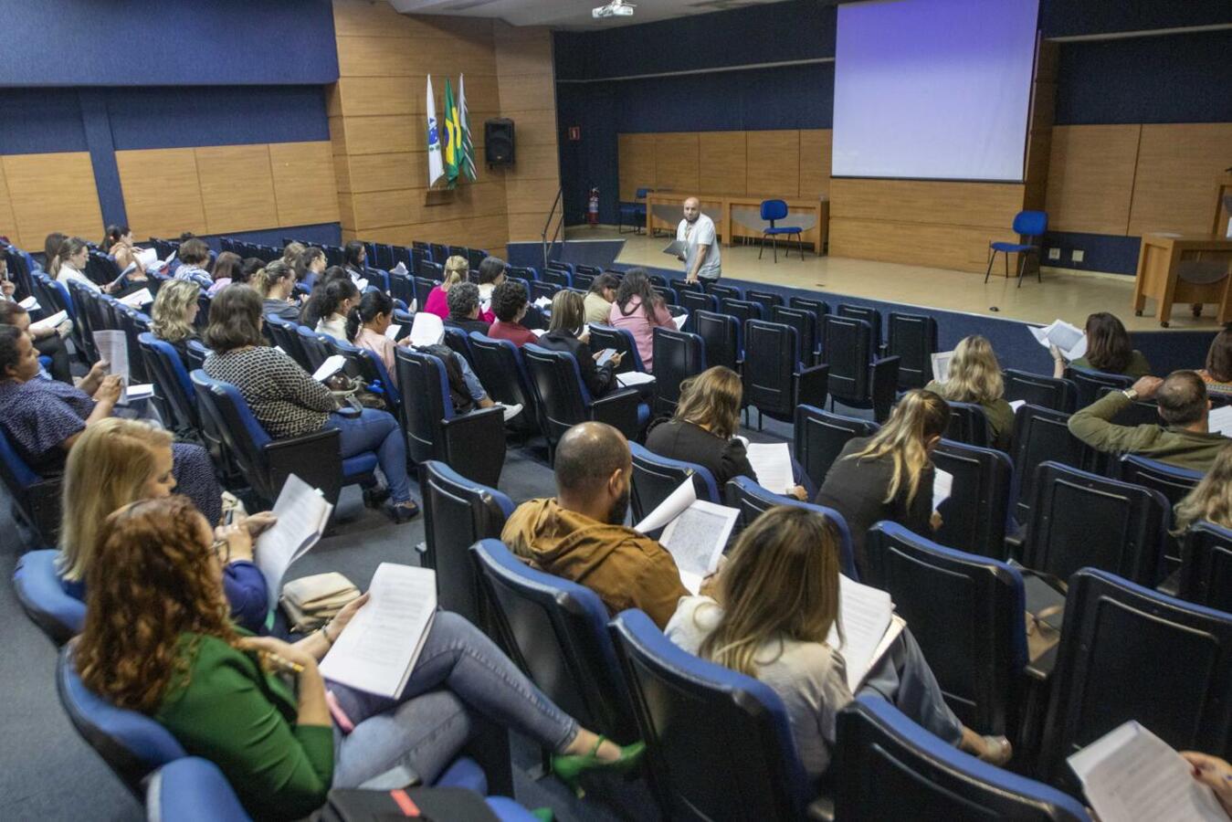 Secretaria de Educação realiza formação voltada ao aprimoramento do processo avaliativo