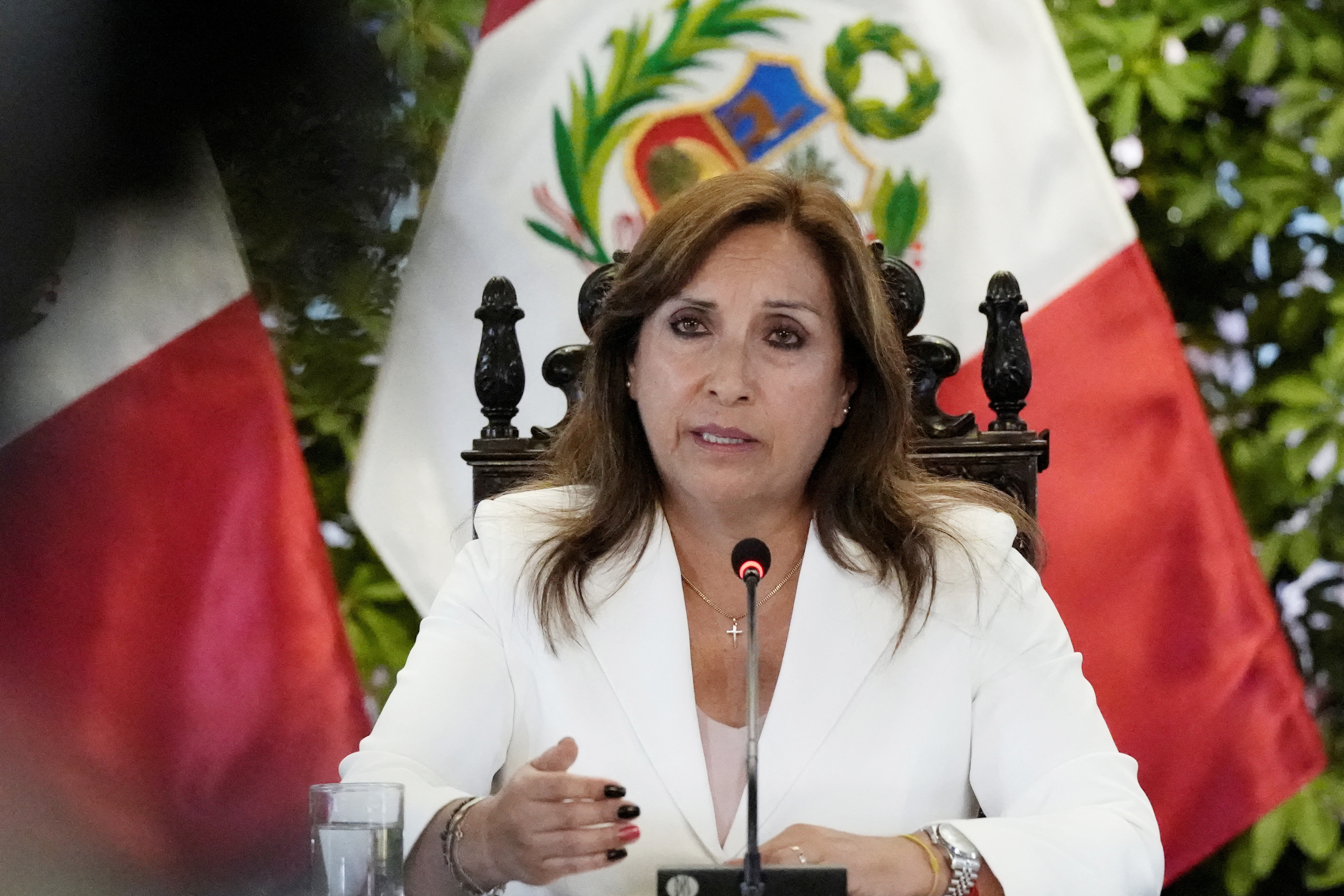 Parlamento peruano derruba presidente Dina Boluarte