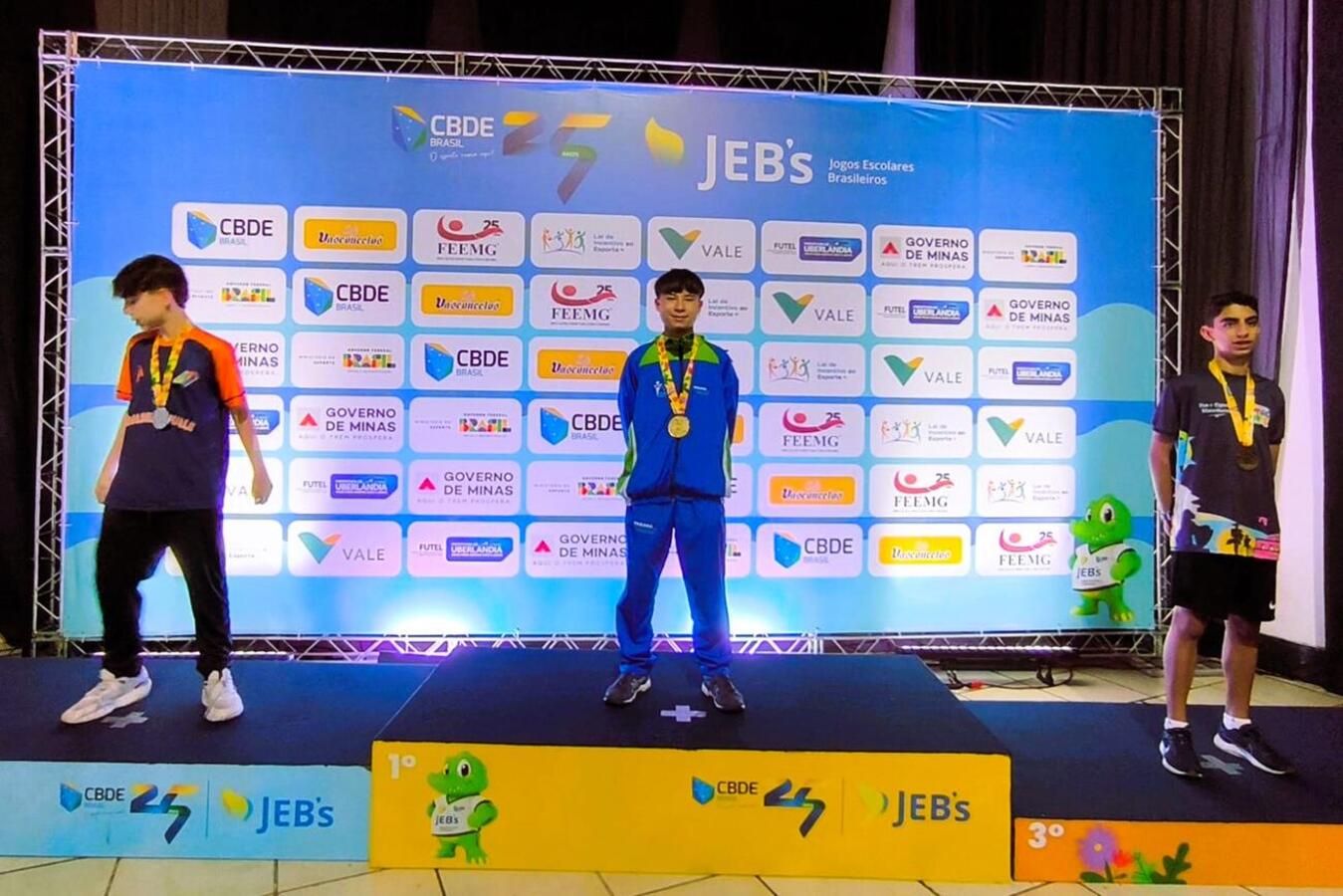 Em Minas Gerais, mesa-tenista toledano conquista medalha de ouro para o Paraná nos JEBs