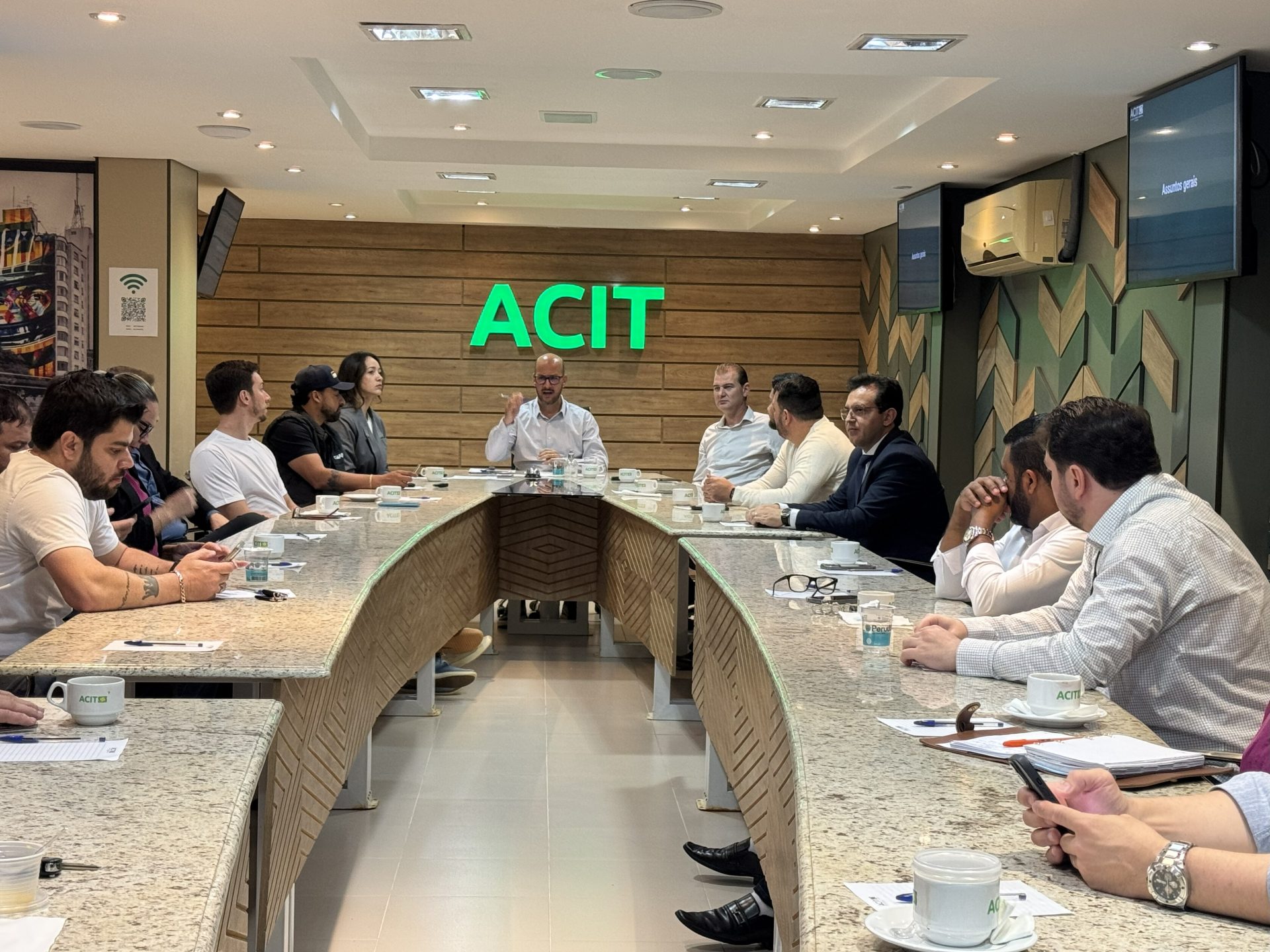 Diretoria Executiva da ACIT debate estratégias para impulsionar o comércio de Toledo