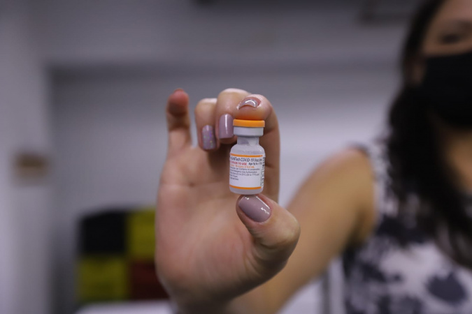 Saúde distribui 12 mil doses da vacina contra Covid-19 para crianças de 6 meses a 4 anos