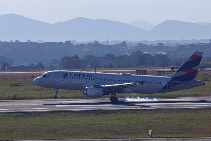 Movimento nos aeroportos internacionais do Paraná cresce 8,3% em setembro