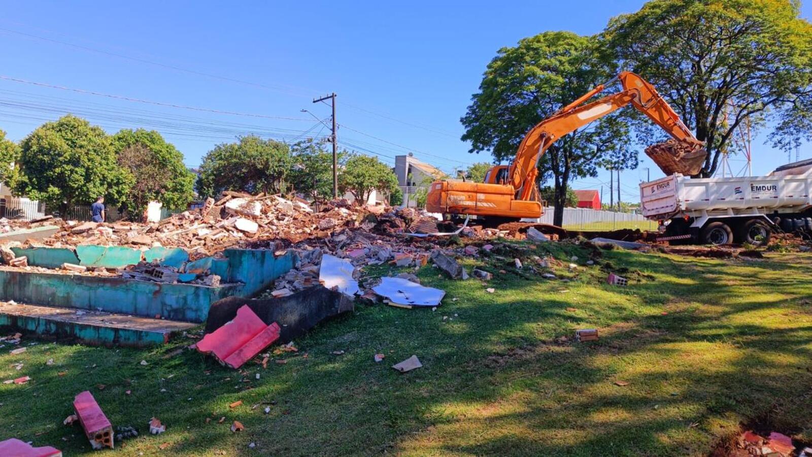 Cras IV: Antigo prédio passa por demolição para dar espaço à nova sede