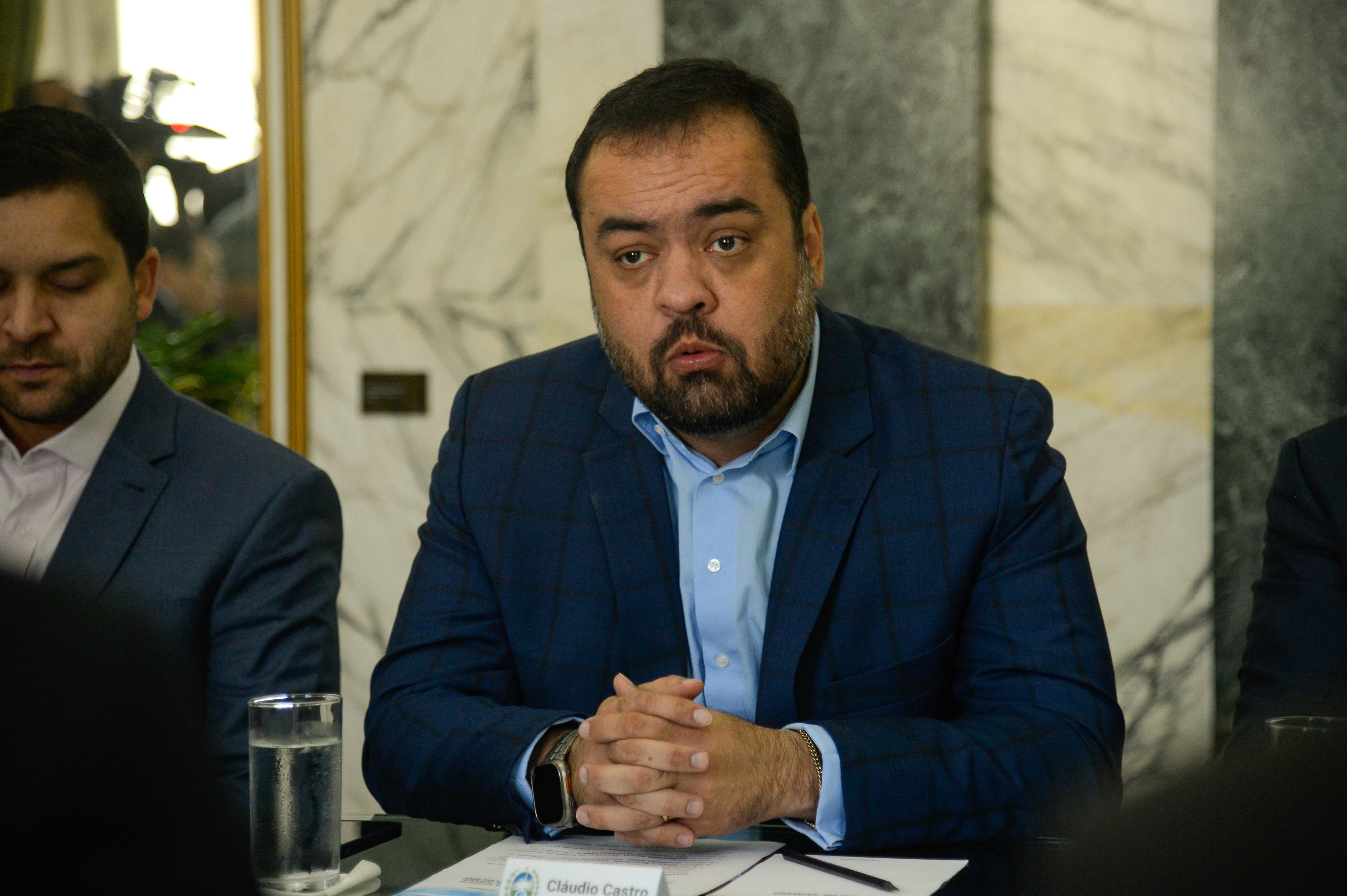 Castro quer transferir 10 detentos do Rio de Janeiro para presídios federais