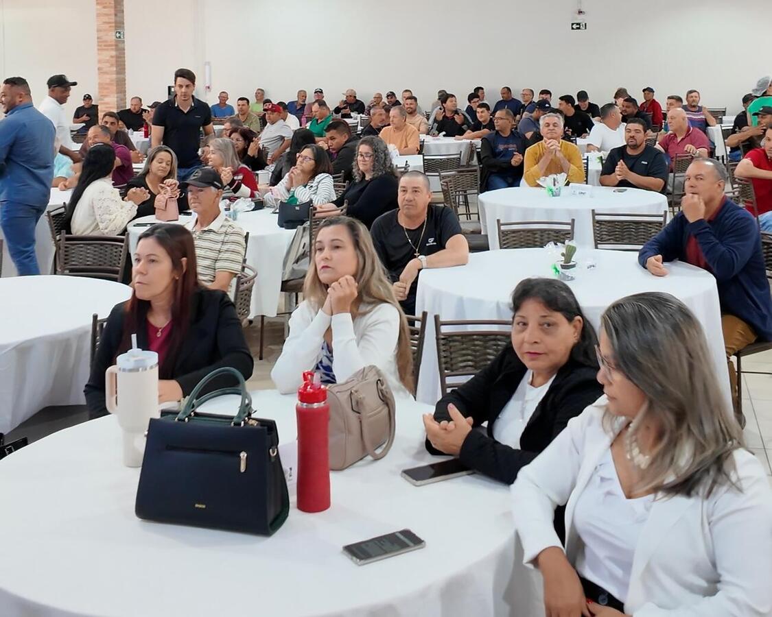 Emdur homenageia servidores públicos pelo tempo de serviço