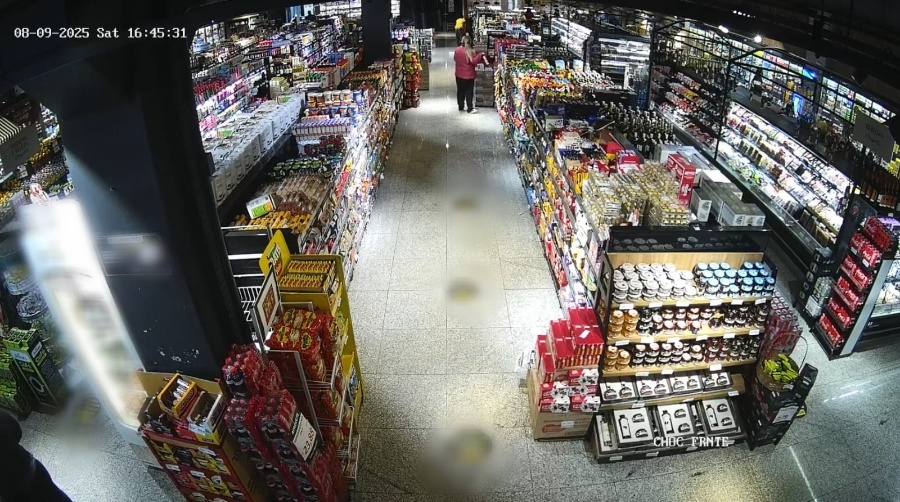 Mulher é presa em Toledo por furtos a comércios e autuada também por tráfico de drogas