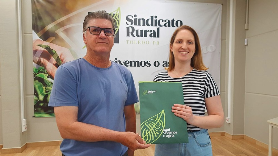 Produtor rural de Linha Acaray faz georreferenciamento no Sindicato Rural de Toledo