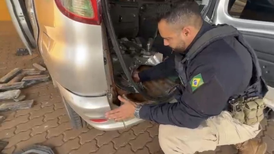 PRF apreende van paraguaia carregada com drogas em Toledo