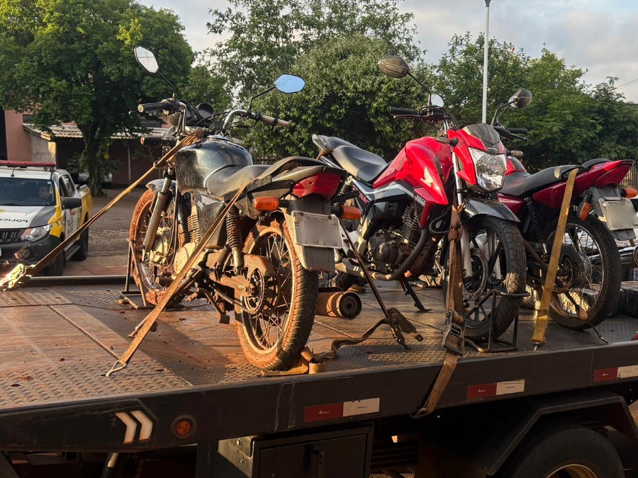 Três motos furtadas em Toledo são localizadas em Mercedes junto a 550 kg de maconha
