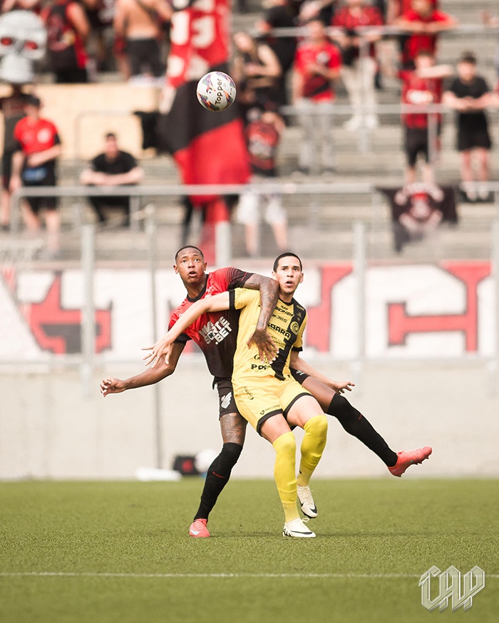 Futebol Clube Cascavel é superado pelo Athletico-PR, mas garante vaga nas quartas da Taça Paraná 2025