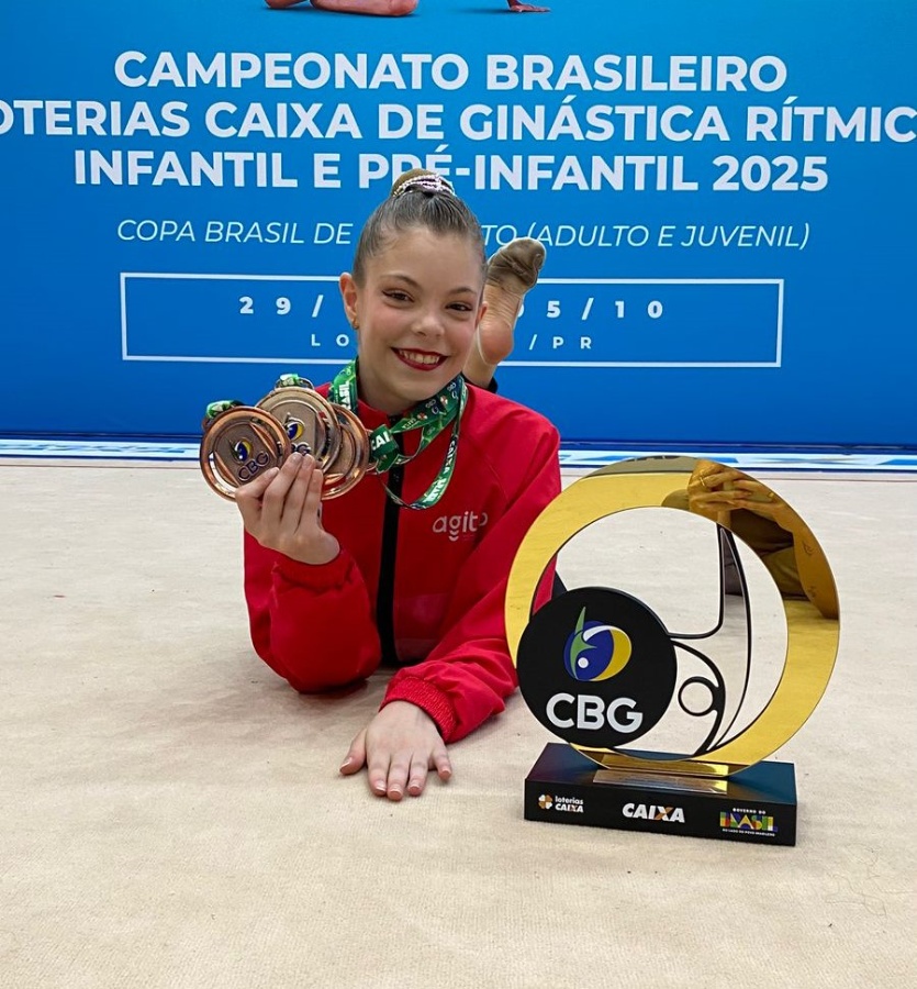 Julia Lorenzatto, da Agito Toledo, é campeã geral no Brasileiro de Ginástica Rítmica Infantil