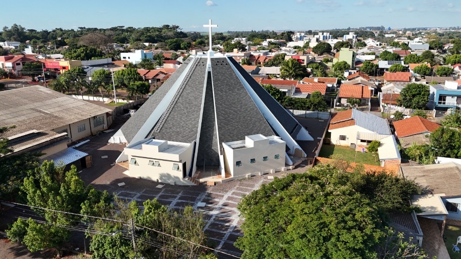 Comunidade do Jardim Gisela celebra inauguração da nova Capela Santa Teresinha do Menino Jesus