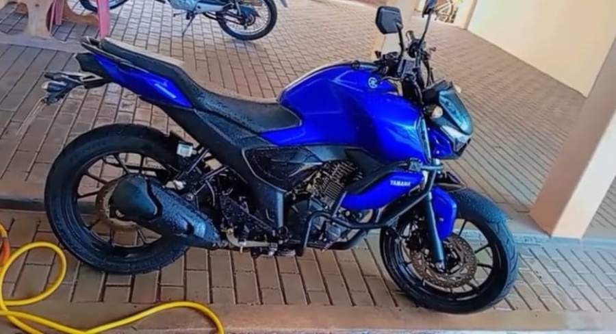 Família oferece recompensa por moto furtada de dentro de condomínio no Jardim Panorama II, em Toledo