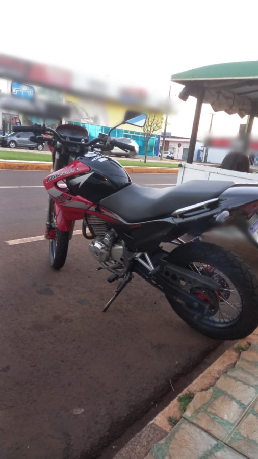 Homem tem moto furtada em via pública na região central de Toledo