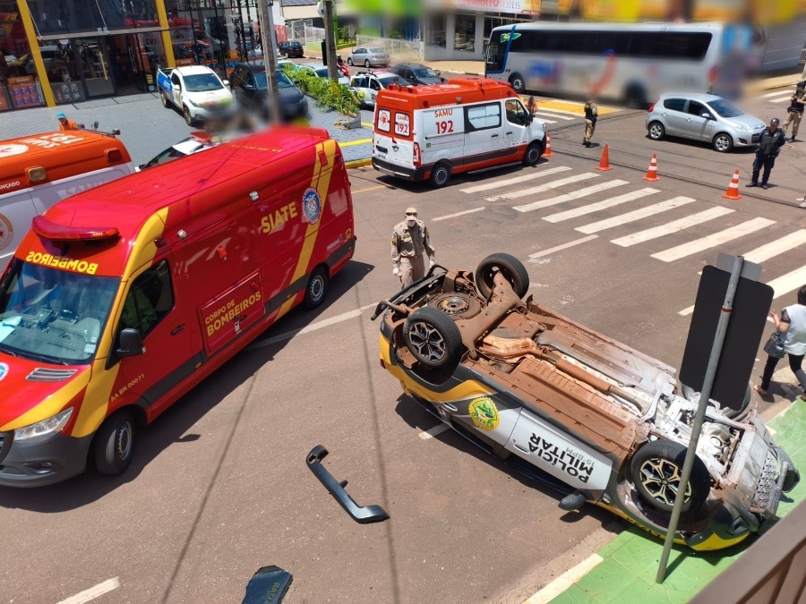 Adolescente em patinete elétrico atingido por viatura da PM em Toledo segue internado em estado grave