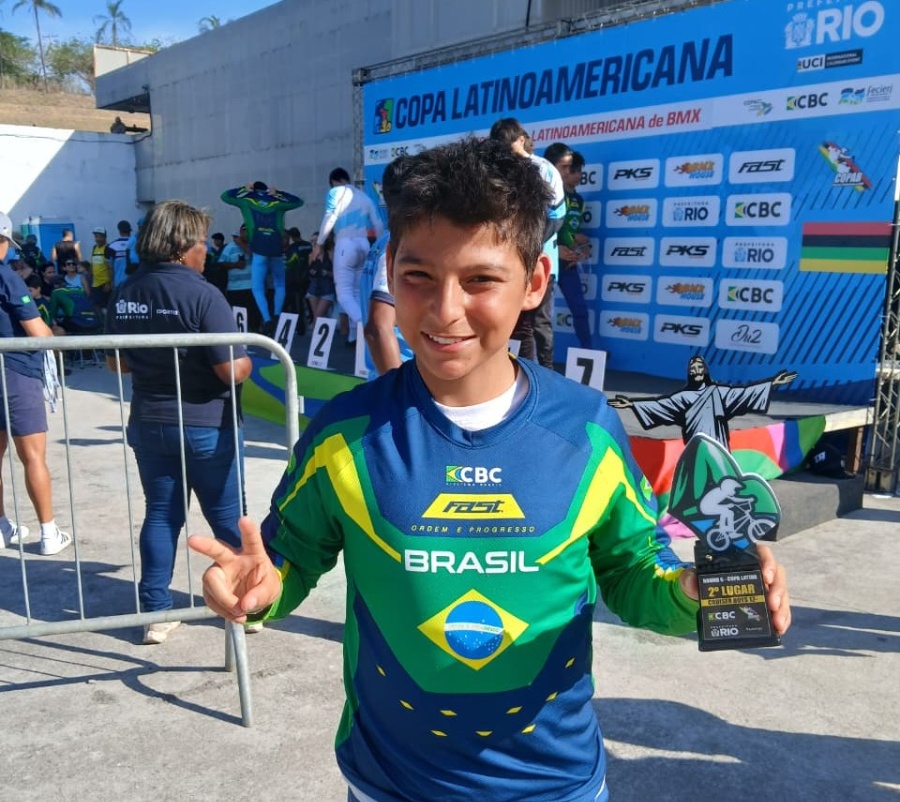 Toledano Heitor Isaque é vice-campeão em duas competições continentais de BMX