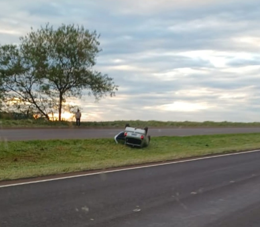 Mais um capotamento é registrado na mesma curva da BR-163 em Toledo