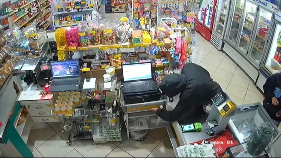 Comércio é alvo de roubo por dupla armada na Vila Paulista, em Toledo