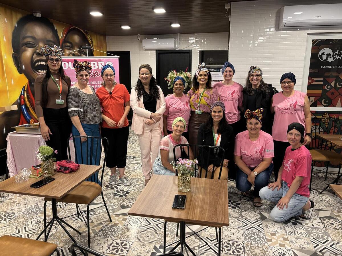 Prefeitura de Toledo e Embaixada Solidária entregam turbantes a pacientes onconlógicos