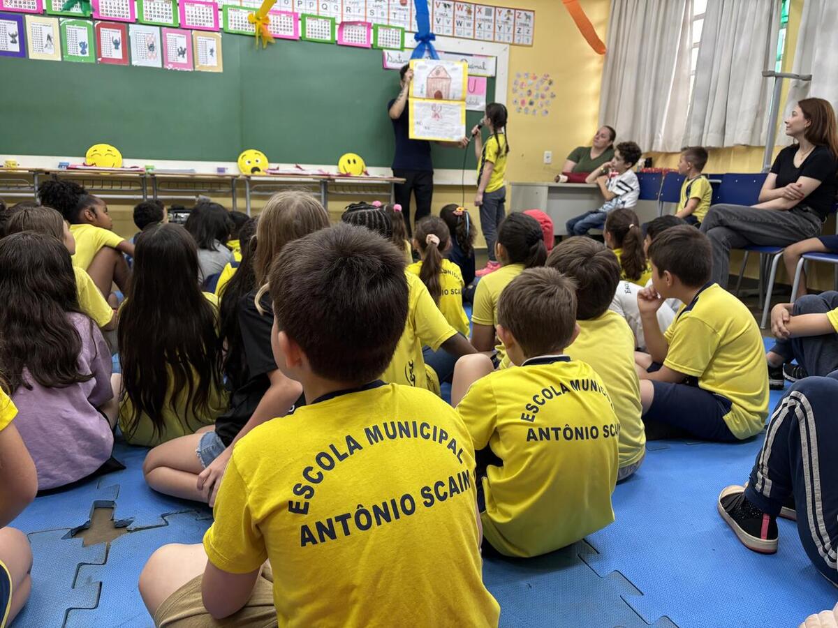 Escola Antônio Scain realiza Chá Literário com o tema 'Emoções', em Toledo