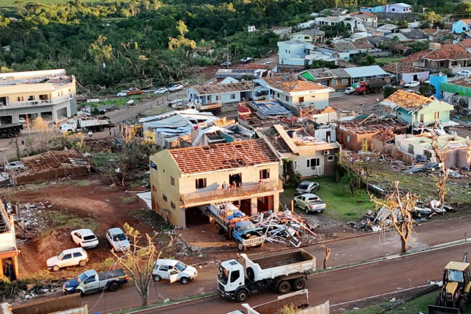 Engenheiros já mapearam 80% das casas danificadas por tornado em Rio Bonito do Iguaçu