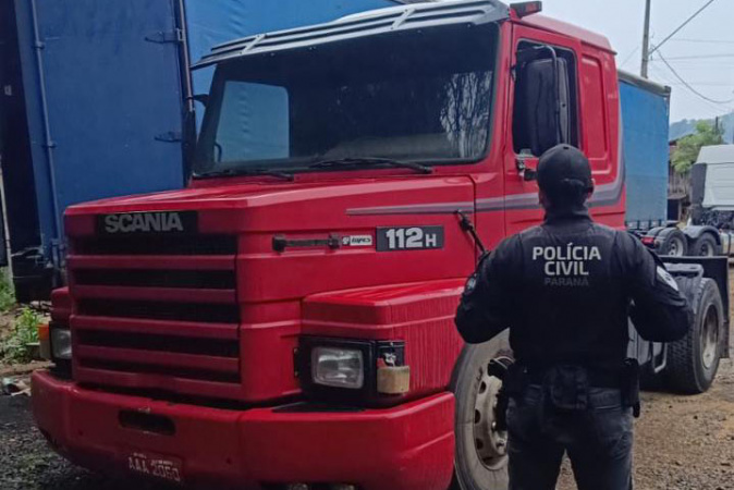 Polícia prende oito pessoas envolvidas em esquema interestadual de roubo de cargas no Paraná e Santa Catarina