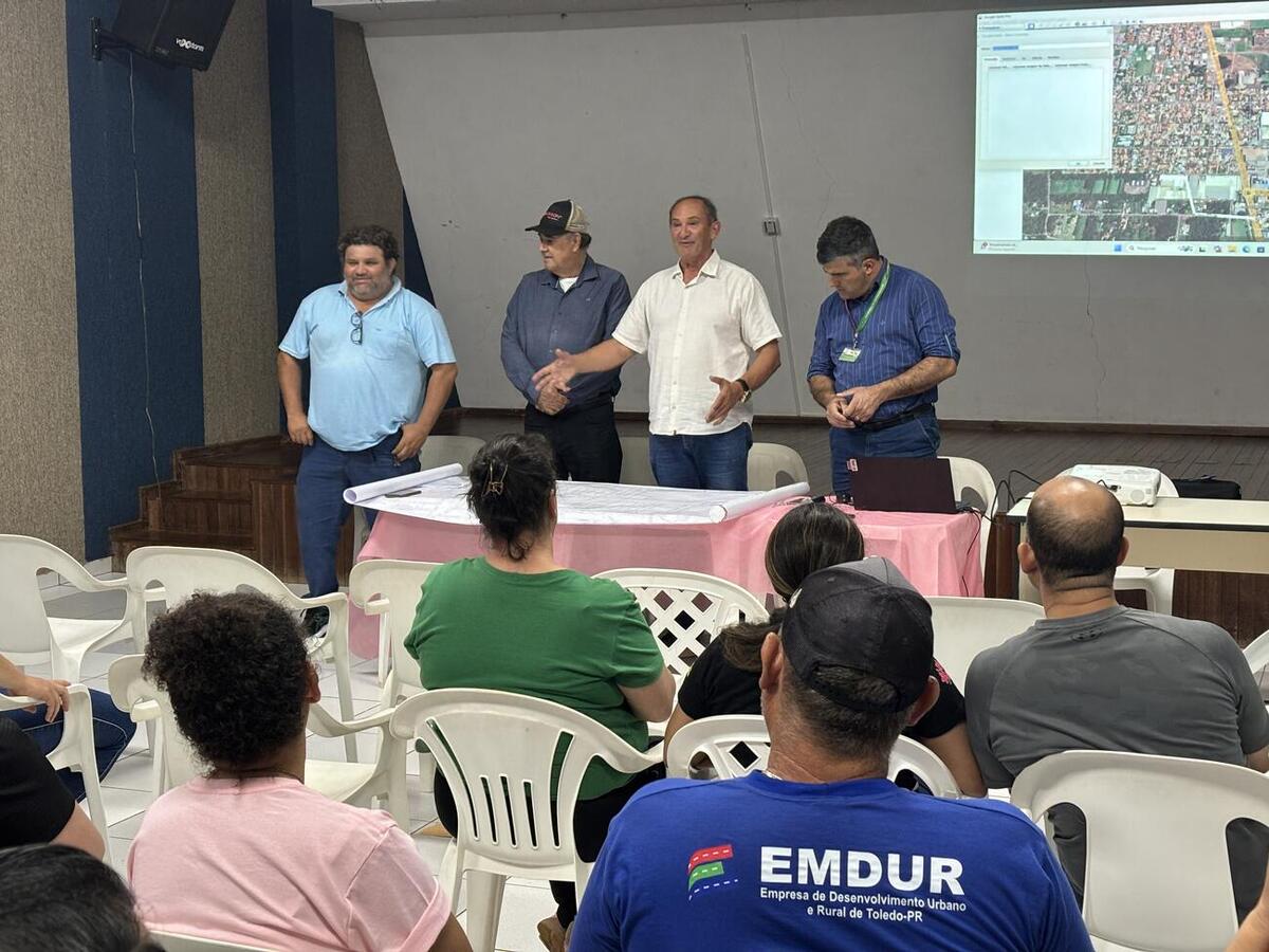 Prefeitura se reúne com moradores do Jardim Coopagro sobre soluções para alagamentos