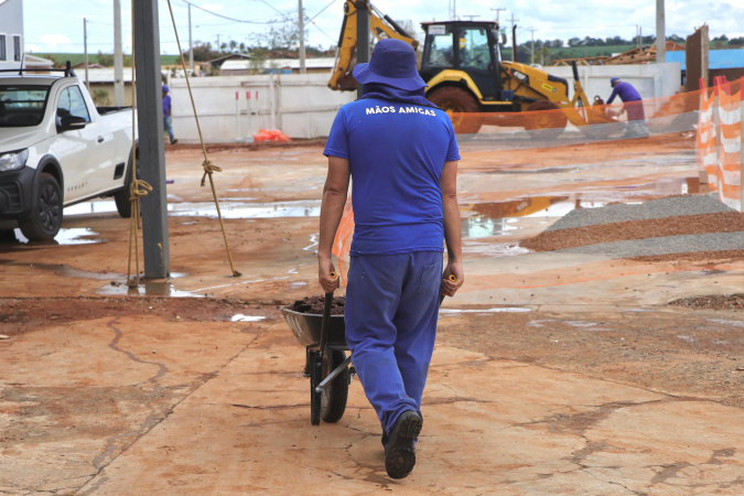 Presos fazem primeiras entregas dos trabalhos em escolas em Rio Bonito do Iguaçu