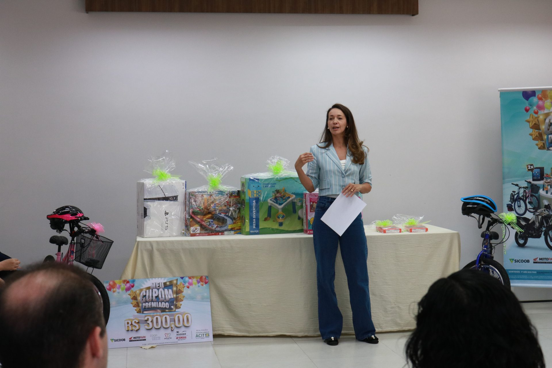 ACIT entrega prêmios sorteados na última fase da campanha Meu Cupom Premiado