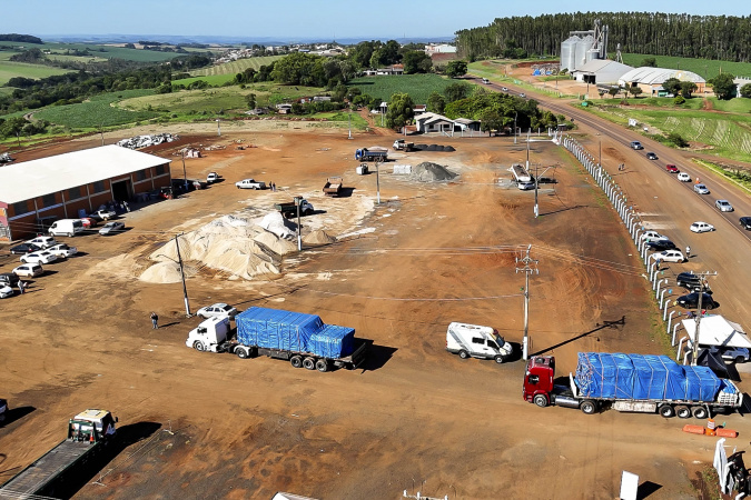 Emoção marca a chegada das primeiras casas pré-moldadas a Rio Bonito do Iguaçu