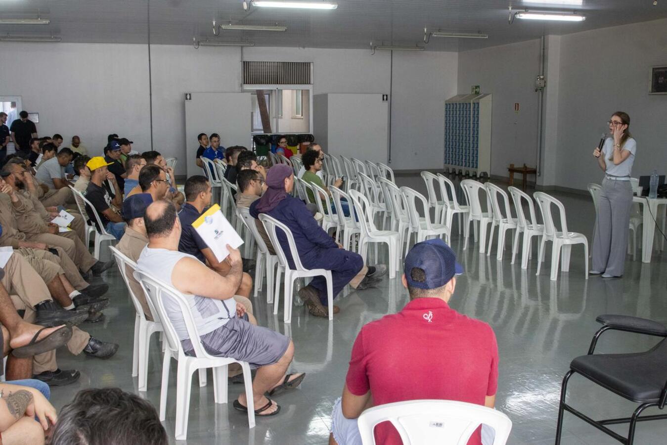 UBS do Jardim Santa Clara IV promove atividade alusiva ao Novembro Azul em empresa local