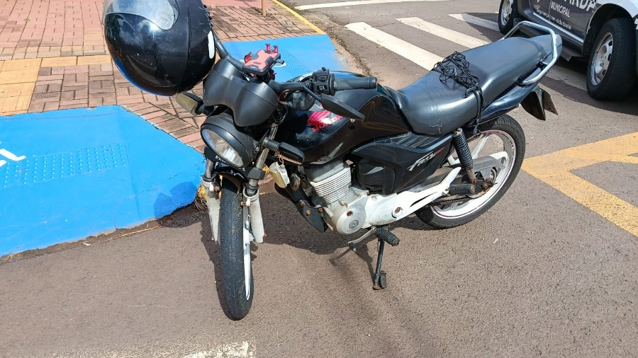 Motociclista de 28 anos fica ferido em colisão no Jardim Panorama, em Toledo