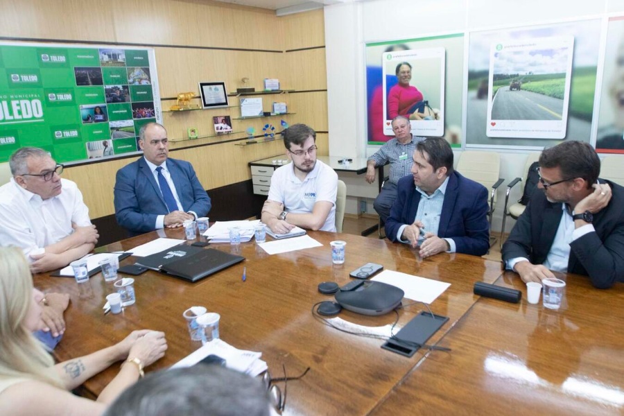 Reunião técnica debate modelo de gestão e futuro do Hospital Regional de Toledo