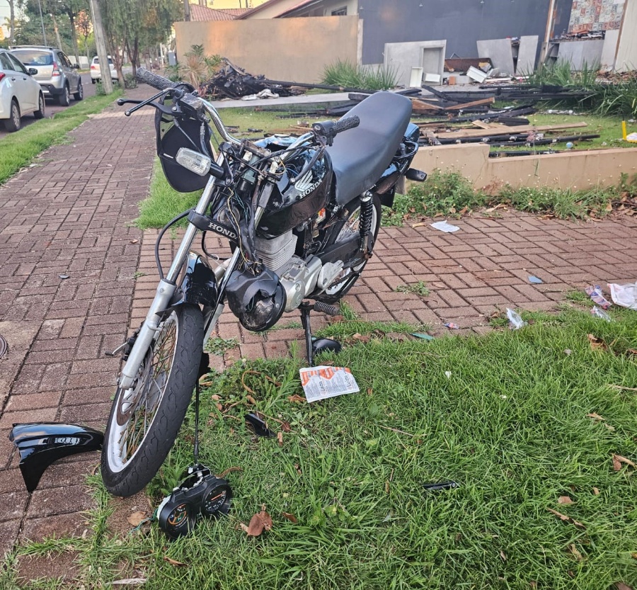 Motociclista fica gravemente ferido em acidente envolvendo três veículos em Toledo