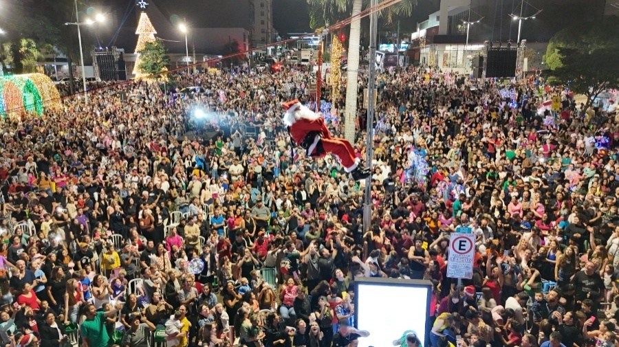 Descida do Papai Noel será nesta sexta-feira (14) e abre oficialmente o Natal Encantado em Toledo