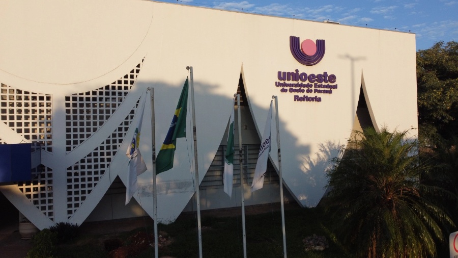 Unioeste divulga abertura do 4º Processo Seletivo Simplificado de 2025 para contratação de professor de Ensino Superior
