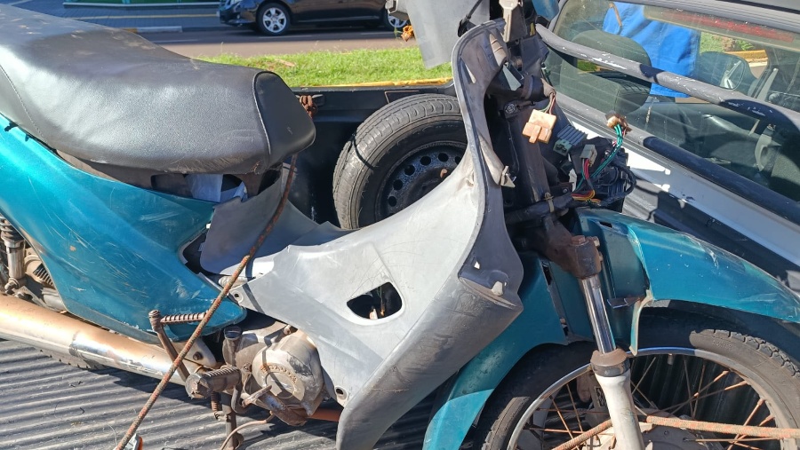 Acidente no Centro de Toledo deixa motociclista ferido