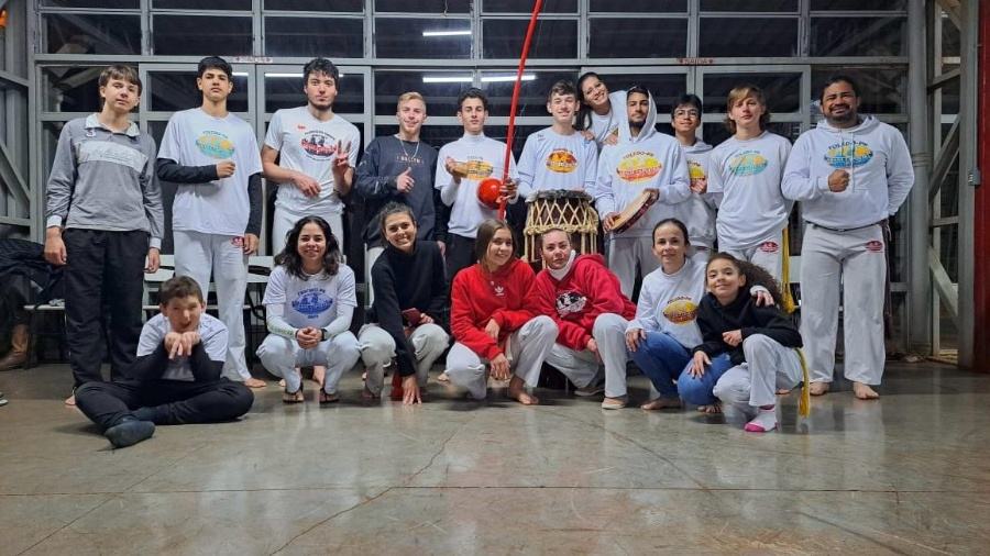 Abadá-Capoeira intensifica ações em Toledo e leva cultura afro-brasileira a escolas durante mês da Consciência Negra