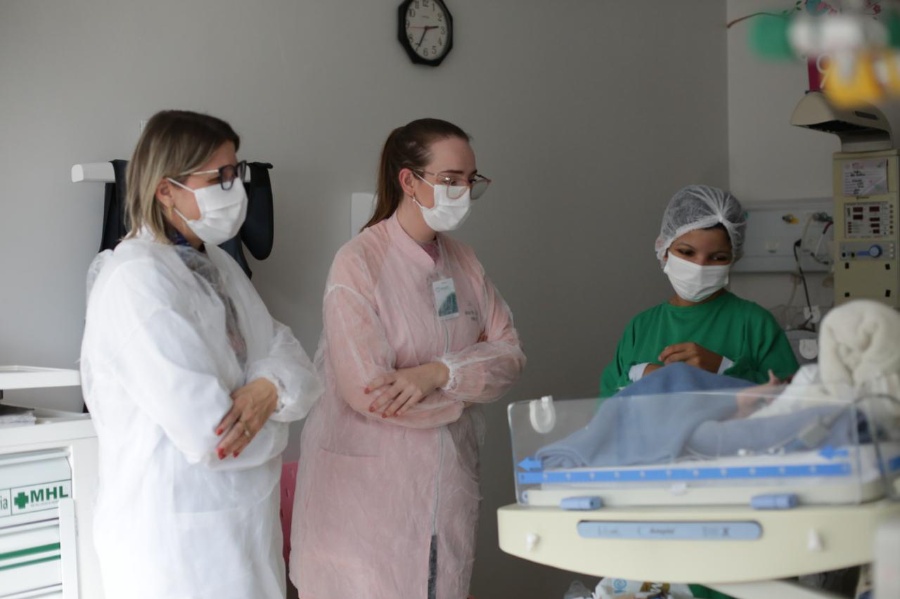 PUCPR Toledo desenvolve projeto de extensão para acolhimento de mães de bebês prematuros